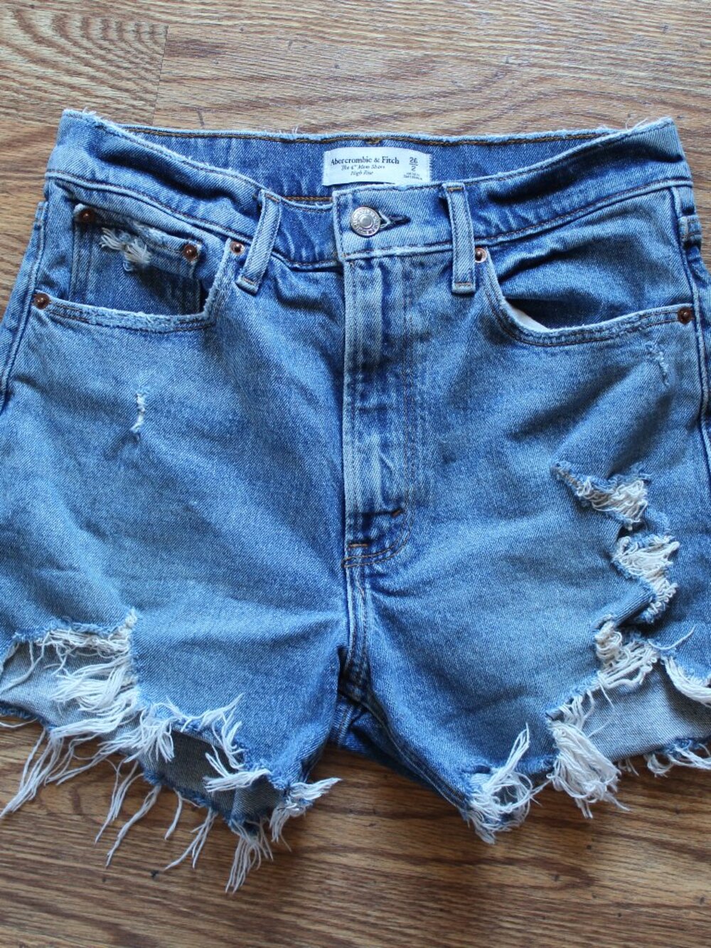 Abercrombie 4" Mom Shorts